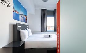 Easyhotel Rotterdam City Centre